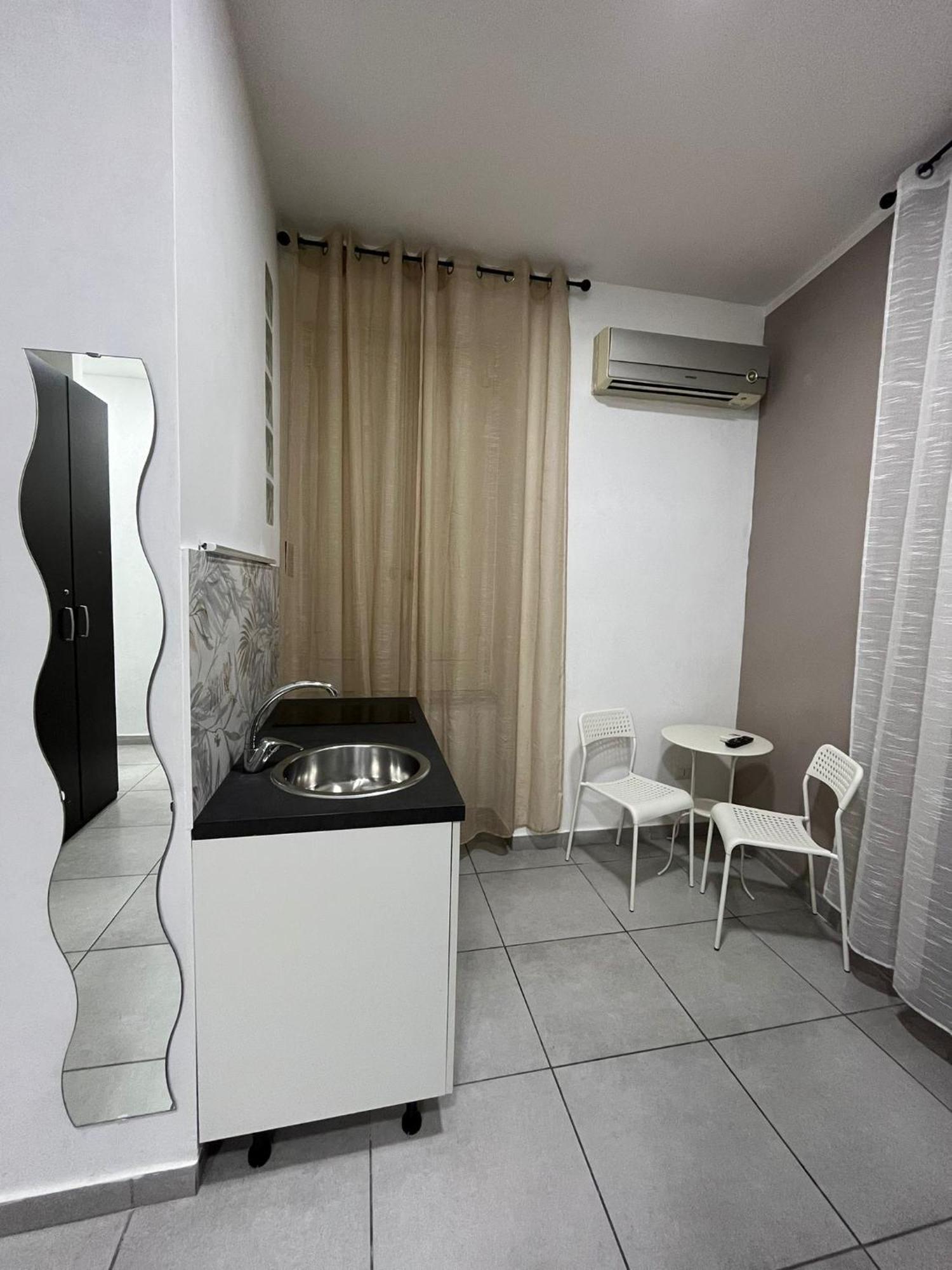 Bed & Breakfast De Bono เนเปิลส์ ภายนอก รูปภาพ